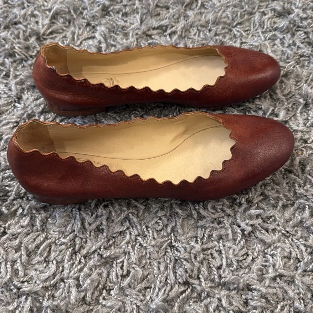 Chloe Lauren Ballet Ballerina Scalloped Flats Chestnut Cognac Brown size 37 (6)